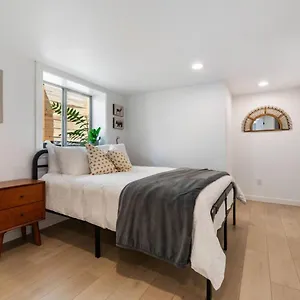  Apartment Renovated Hawthorne Retreat