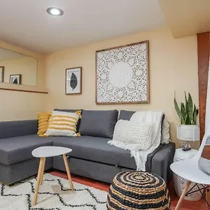  Apartment #stayinmydistrict Woodlawn Eclectic -walk To Dekum